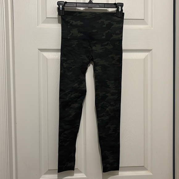 Spanx - Picture 1 of 5